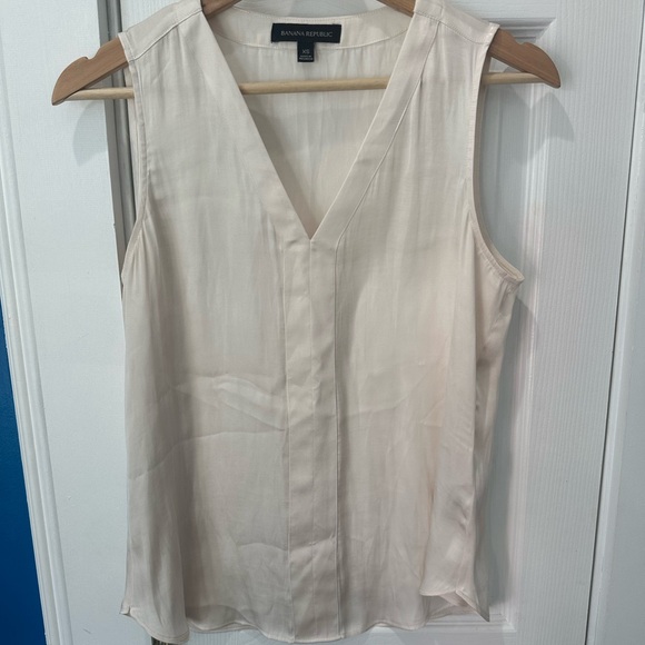 Banana Republic Ivory Minimalist Sleeveless Blouse XS - Picture 2 of 7
